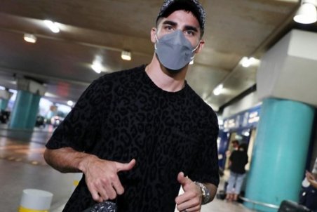 میلاد محمدی: خوشحالم که فوتبالم را در آاِک ادامه می‌دهم