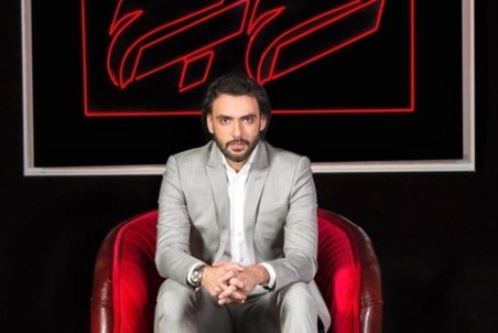 امیرعلی دانایی مجری «رخ به رخ» شد