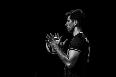 کریمی: معروف در طول مسابقات نکاتی را به من می‌گفت