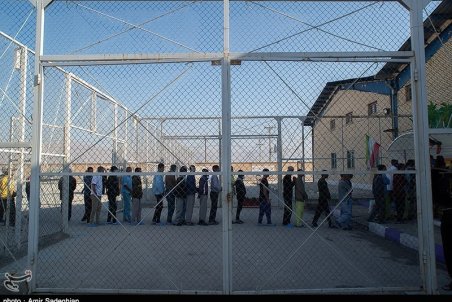 ساماندهی معتادان متجاهر در اردستان؛ دغدغه‌ای که در پیچ و خم بروکراسی اداری گرفتار شده است