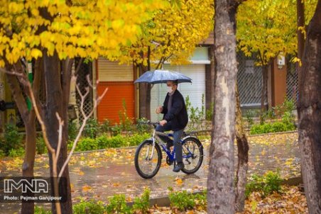 مسیر عابرپیاده و دوچرخه در چهارباغ جدا می‌شود