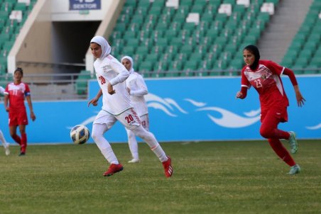 دباغی: فشار تمرینات بانوان را مردان نمی‌توانند تحمل کنند