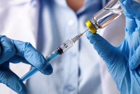 «لامبدا» هنوز به «ایران» نرسیده است/ واکسیناسیون شبانه‌روزی می‌شود