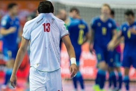 نظری: بازیکنان تیم ملی فوتسال سردرگم بودند و آمادگی روانی نداشتند