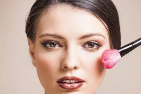 آموزش رژگونه زدن متناسب با فرم صورت