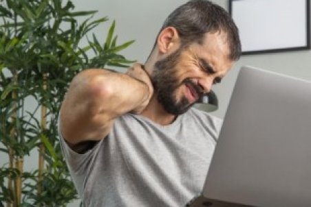 نشانه های رگ به رگ شدن گردن و درمان آن