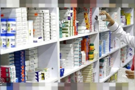 کمبودی در داروهای رایج نداریم/پزشکان اقلام کمیاب را نسخه نکنند