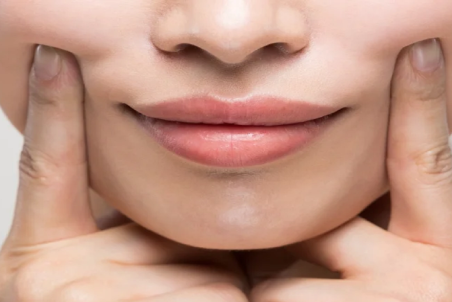 دستورالعمل‌هایی طبیعی برای درمان چین و چروک‌های دور دهان