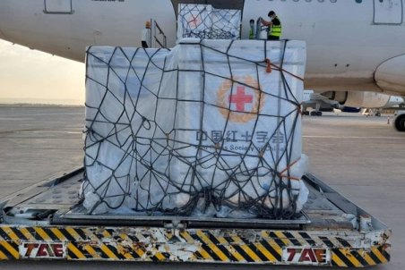 تداوم واردات واکسن هلال‌احمر/۶ میلیون دُز سینوفارم دیگر وارد کشور شد