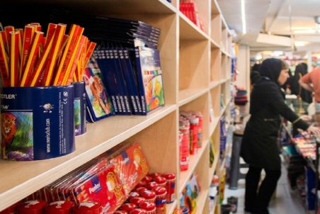 معامله‌ای دوسر سود با خرید نوشت افزار ایرانی/ زمزمه بازگشایی مدارس بازار سرد، خرید لوازم التحریر را داغ کرد