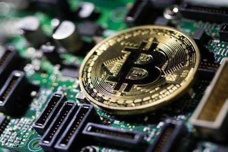 بیت کوین همچنان صعودی است/ معامله اولین صندوق ETF دیجیتالی