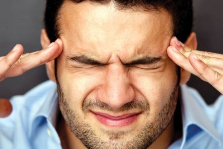 علائم و راه‌های درمان میگرن چیست؟ + فیلم