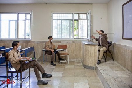 برای آموزش حضوری واکسیناسیون به طور جدی باید پیگیری شود