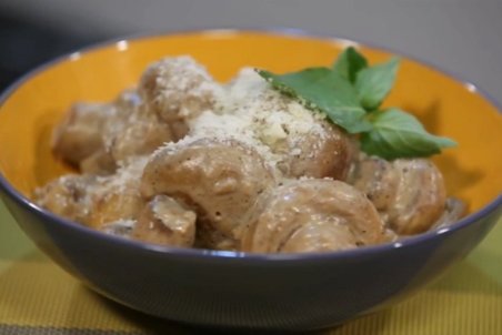 طرز تهیه خوراک قارچ لذیذ + فیلم