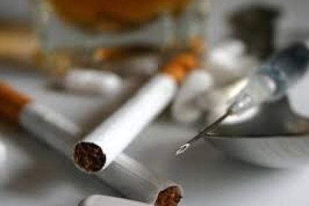 مواد مخدر، محرک و الکل عامل ۶۵ درصد مرگ‌های ناشی از مسمومیت در کشور