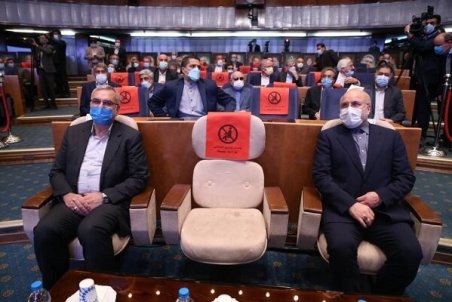 عین الهی: حرفه پزشک طبابت است نه تجارت