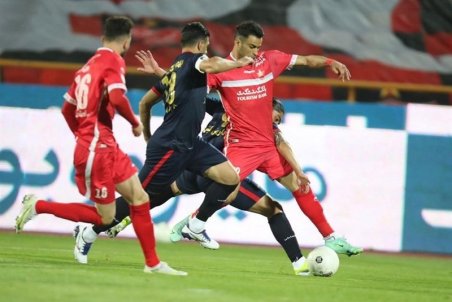 منافی: همان‌طور که استقلال تقویت می‌شود، پرسپولیس هم باید بازیکنان تأثیرگذار خارجی جذب کند