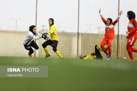 قرعه کشی لیگ برتر فوتبال زنان انجام شد