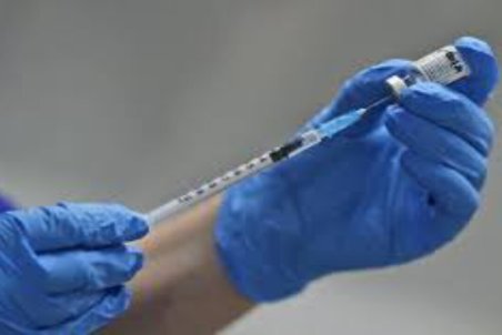 آغاز تزریق دز سوم واکسن برای افراد بالای ۶۰ سال در استان قزوین