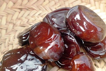 ۹ فایده شگفت انگیز خوردن خرما در فصل زمستان