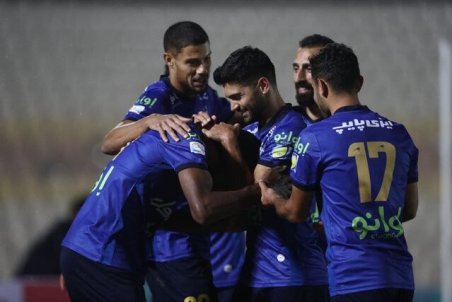 شاهین بیانی: استقلال می‌توانست مقابل فجر پیروز شود