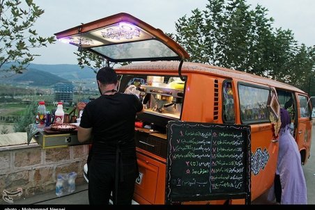 استقبال جوانان به راه‌اندازی کافی‌شاپ‌های مختلف در اصفهان؛ بیکاری جوانان را به سمت کافه‌داری سوق می‌دهد