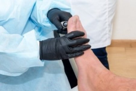 علل و راه های درمان سردی پا