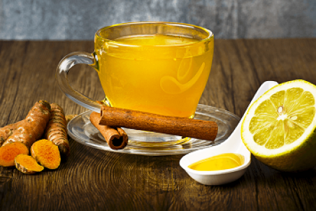 درمان تب با داروی گیاهی؛ 12 مورد از موثرترین دمنوش‌ها