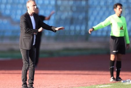 کمالوند: باید سر تا پای بازیکنان نفت مسجدسلیمان را طلا گرفت