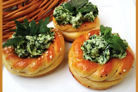 طرز تهیه نان و پنیر و سبزی تنوری + فیلم