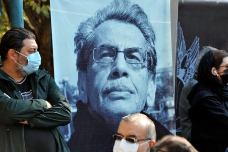 (تصاویر) تشییع پیکر کامبیز درمبخش کاریکاتوریست نامدار ایرانی