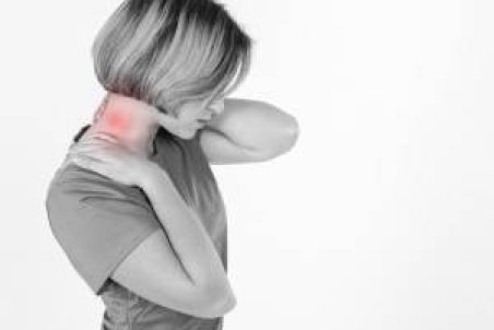 دلایل بروز آرتروز گردن و راههای درمان آن