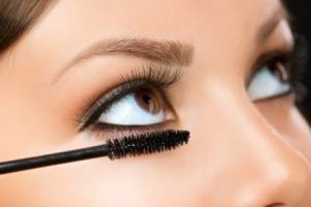 طرز ساخت ریمل طبیعی برای تقویت و پرپشت شدن مژه