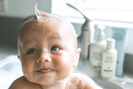 انواع شامپو بچه در بازار چند؟