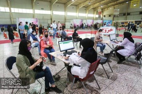 بازگشایی مدارس مقاطع متوسطه اول و ابتدایی از آذرماه/واکسیناسیون ۳۷۰ هزار دانش‌‎آموز