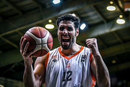 کاردوست: تیم‌های عربی می‌خواهند جلوی ایران قد عَلَم کنند