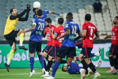 ورمزیار: کادر فنی استقلال در استفاده از خارجی‌ها نباید عجله کند