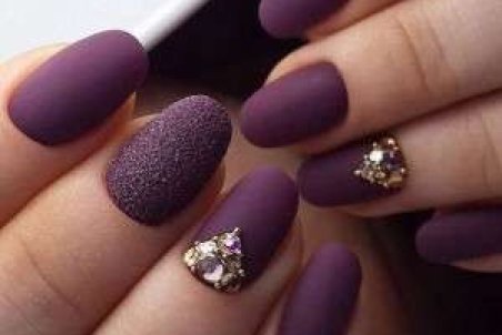 مدل های طراحی ناخن با لاک بنفش