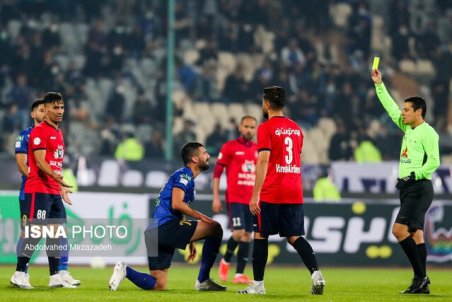 انگار خون فغانی رنگین‌تر است