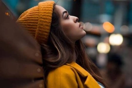 انواع ژست عکاسی نیمرخ