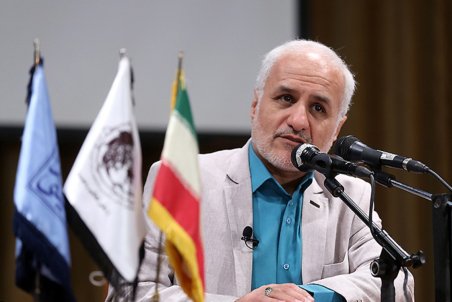 حمله تند حسن عباسی به یک عضو مجمع