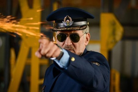 «منصور» میلیاردی شد/ لغو اکران فیلم در نماز جمعه تهران