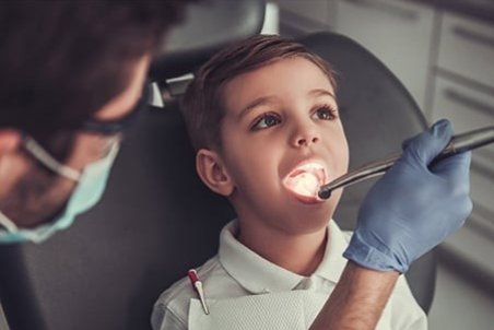 پالپکتومی دندان : موارد استفاده، عوارض جانبی و روش انجام