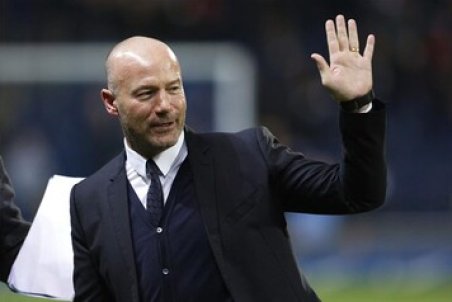 حمله اشتباهی مخالفان واکسن به خانه ستاره معروف!