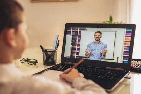 نباید امکانات آموزشی از گروهی سلب و برای عده‌ای رایگان شود