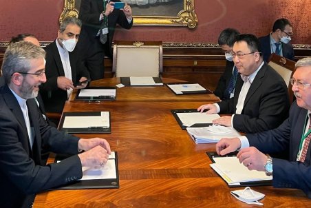 مذاکره‌کنندگان ارشد ایران، چین و روسیه در وین گفت و گو کردند