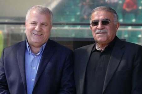 حضور اسطوره استقلال در رختکن پیش از بازی با فولاد/عکس