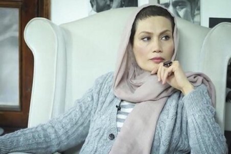 بازیگر «کاناپه» کیانوش عیاری در فرودگاه، پرواز شماره ۷۰۷/ عکس