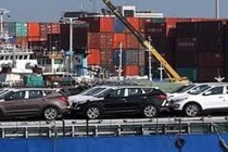 رضایی: اجازه دهید واردات خودرو انجام شود