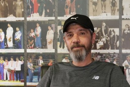 فلانی را لخت از  یک خانه بیرون کشیدند اما من در خیابان دستگیر شدم!